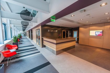 Modern Interior with Natural Light and Wooden Details – Modern Design Portfolio