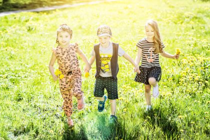 Kids Playing in Grass, Children Portrait – Children's Photography Portfolio