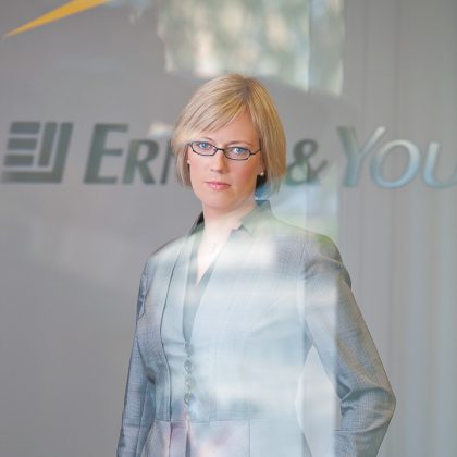 Woman Portrait, Business Style Outfit – Business Portrait Portfolio