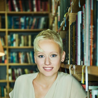 Portrait: Sample of a Woman's Photography – Business Portrait Portfolio