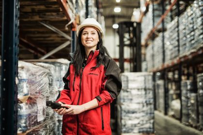 Portrait: Woman Outdoors in Natural Light – Business Portrait Portfolio