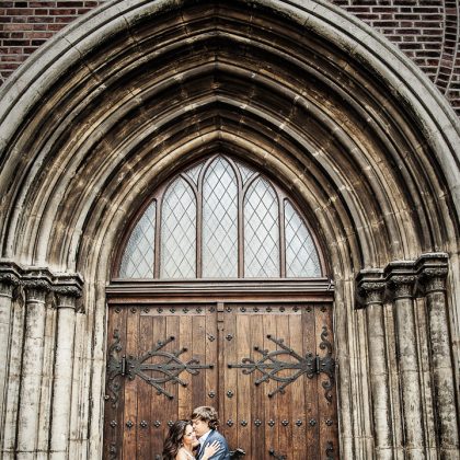 Wedding Photographer: Happy Couple in Garden, Atmospheric Frame – Wedding Photography Portfolio